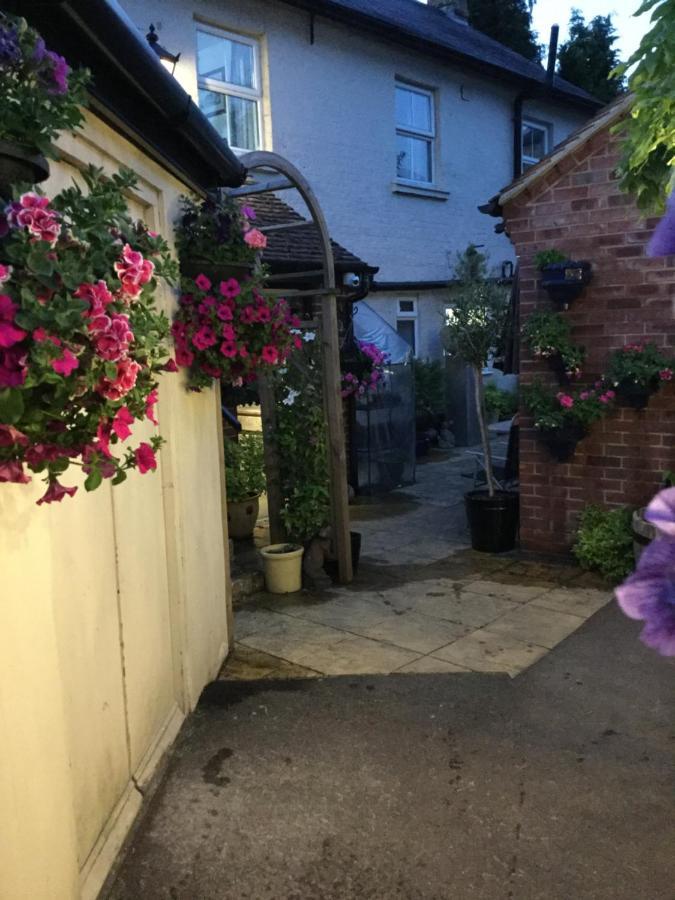 The Bell Inn Солсбери Экстерьер фото